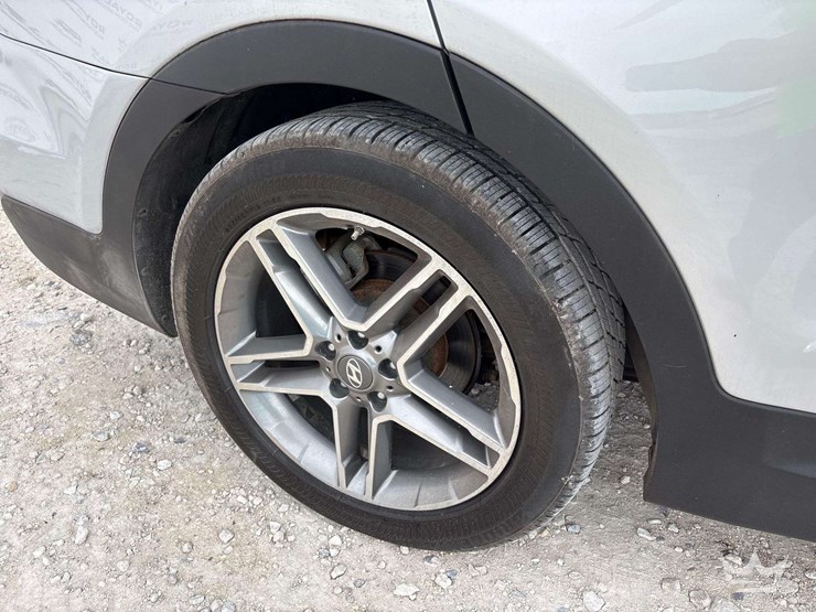 2017-hyundai-santa-fe-image-28