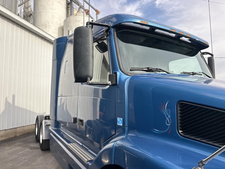 2003-volvo-10-image-20