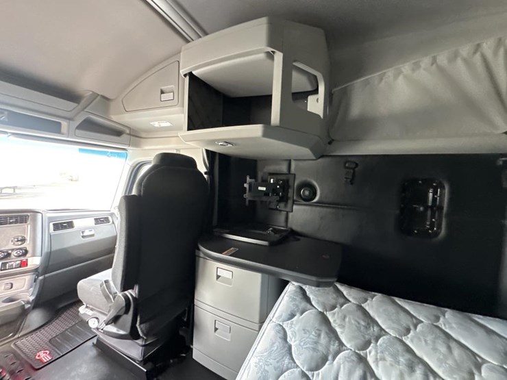 2022-kenworth-t680-image-50