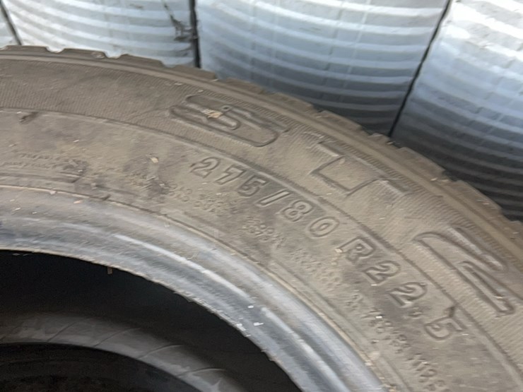 set-of-eight-truck-tires,-size-is-275/80/r-22.5,-all-are-excellent-shape-image-20
