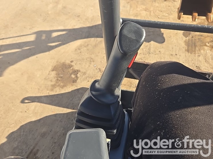 2022-kubota-u25-image-67