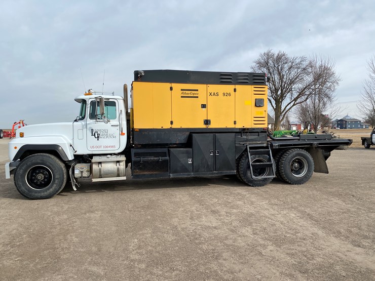 1999-mack-rd690s-image-17