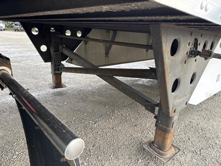 2019-utility-53'-image-23