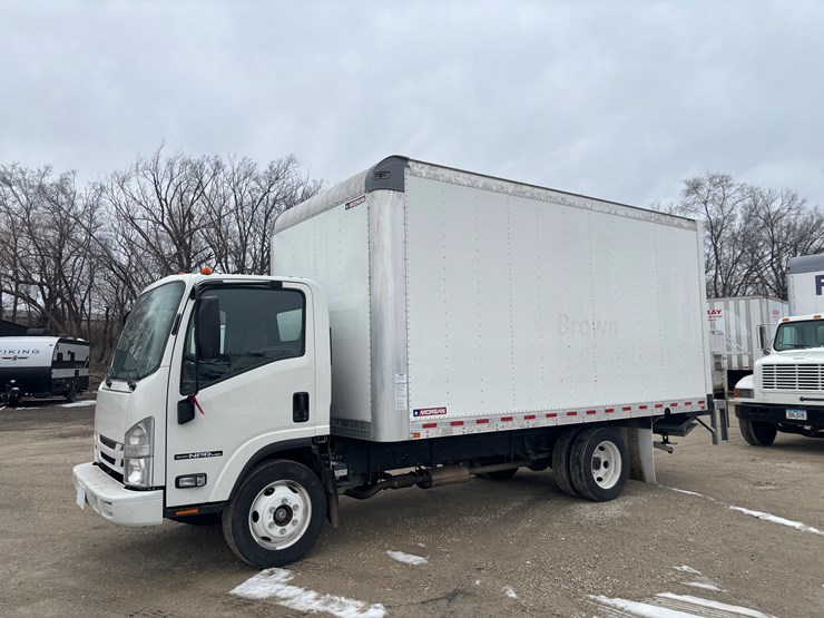 2021-isuzu-npr-hd-image-1