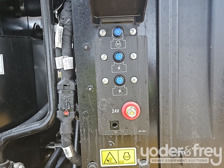 2026-caterpillar-926-image-29