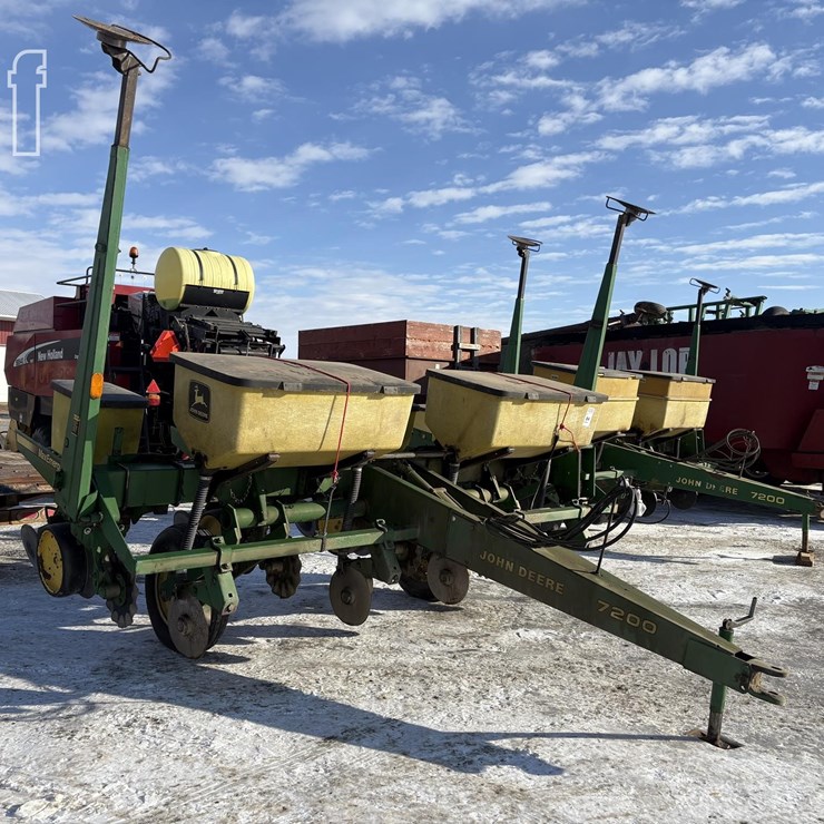 JOHN DEERE 7200