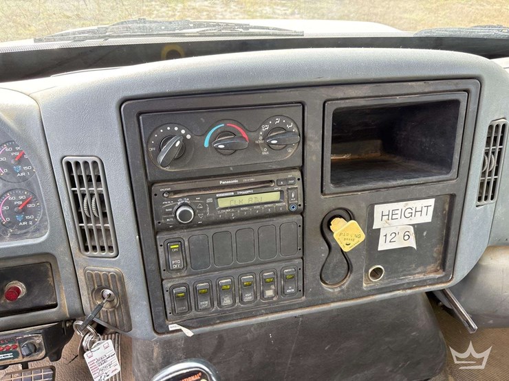 2003-international-durastar-4300-image-47