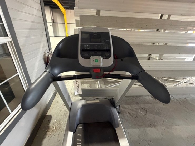#34120-•-precor-932i-treadmill-image-9