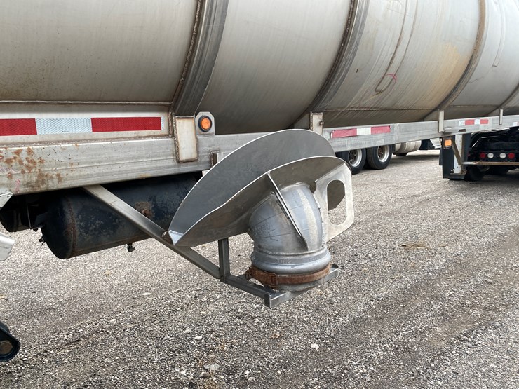 #502-•-2012-northern-8,500-gallon-semi-manure-tanker-(has-wi-title)-(waupun,-wi)-image-40