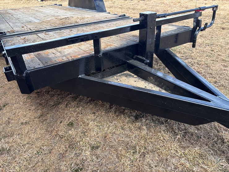 #2276-•-2013-b-&-b-20'-tandem-axle-tilt-bed-trailer-image-18