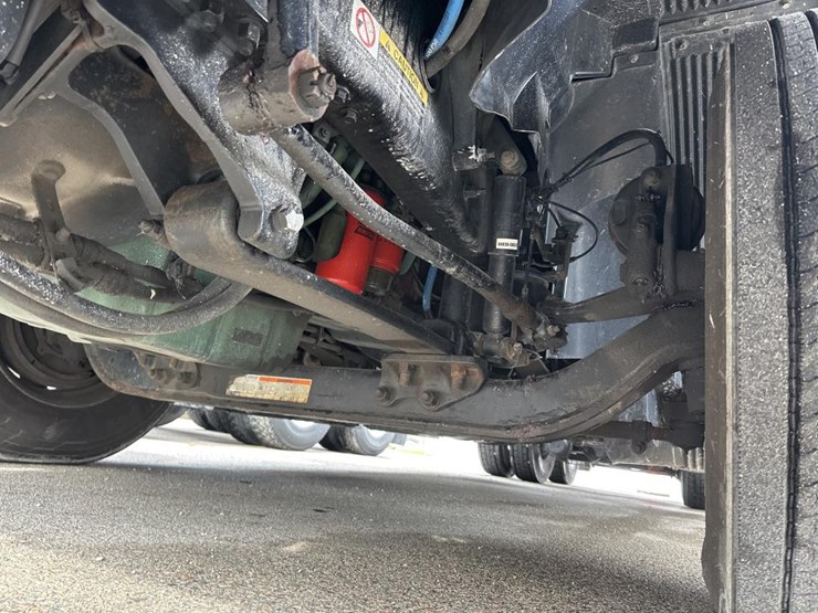 2018-volvo-10-image-35