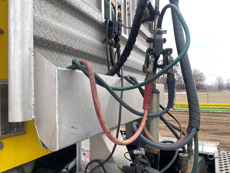 2019-kenworth-t880-image-10