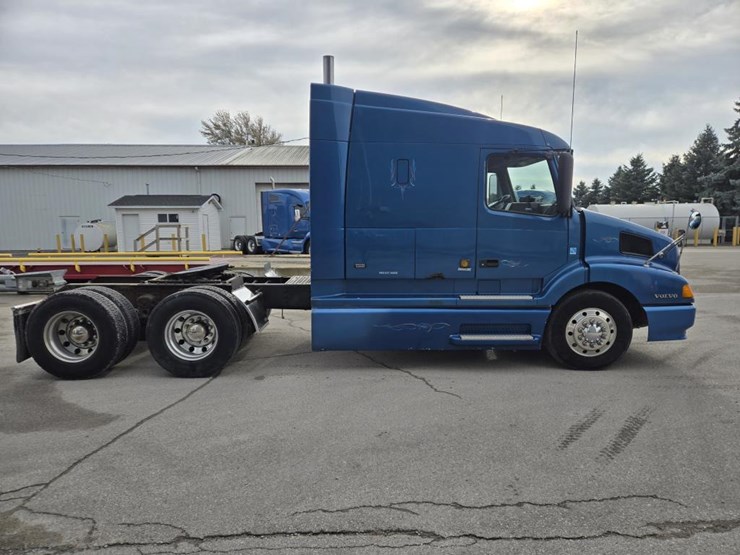 2001-volvo-10-image-6