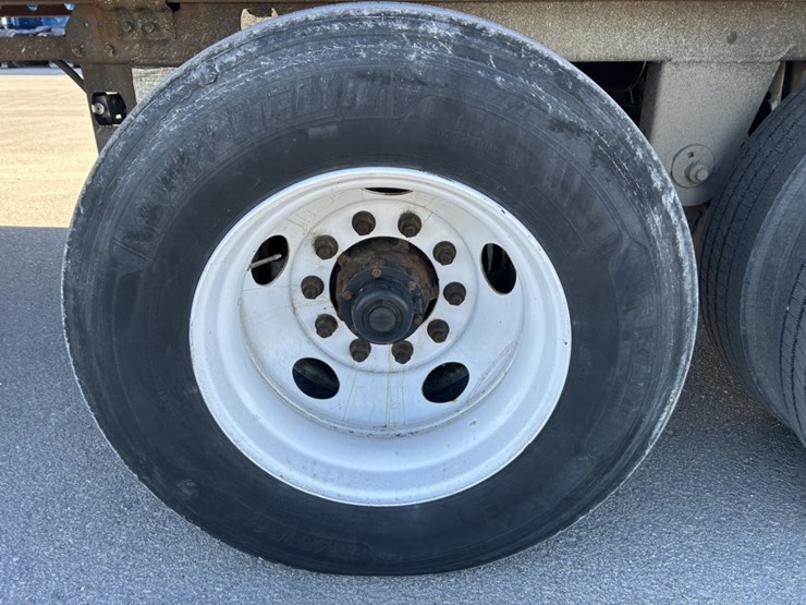 2014-utility-53'-image-46