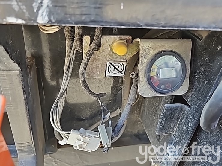 2022-jlg-3246es-image-19