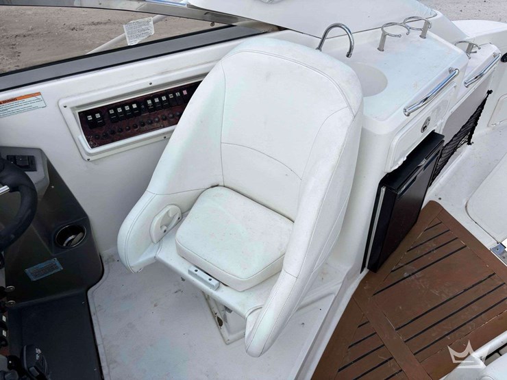 2007-regal-30-express-cruiser-boat-with-t/a-trailer-image-11