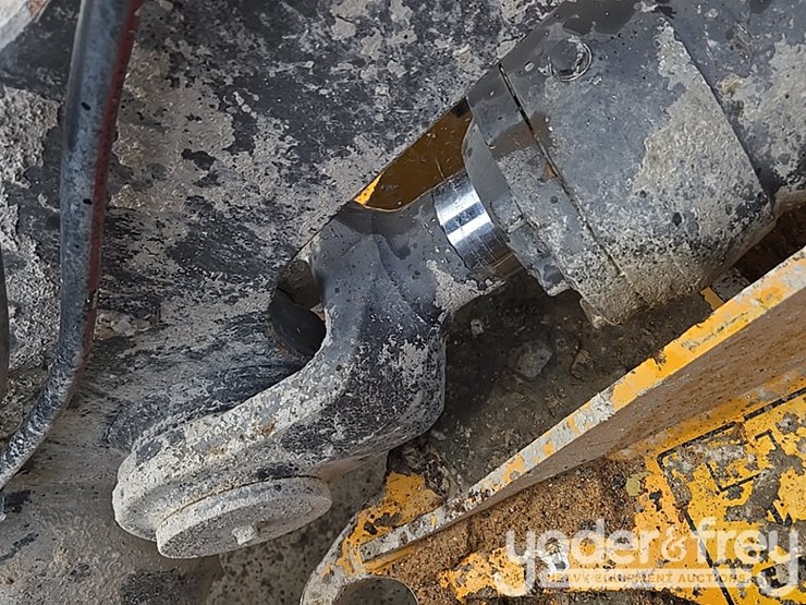 2014-volvo-l150h-image-34