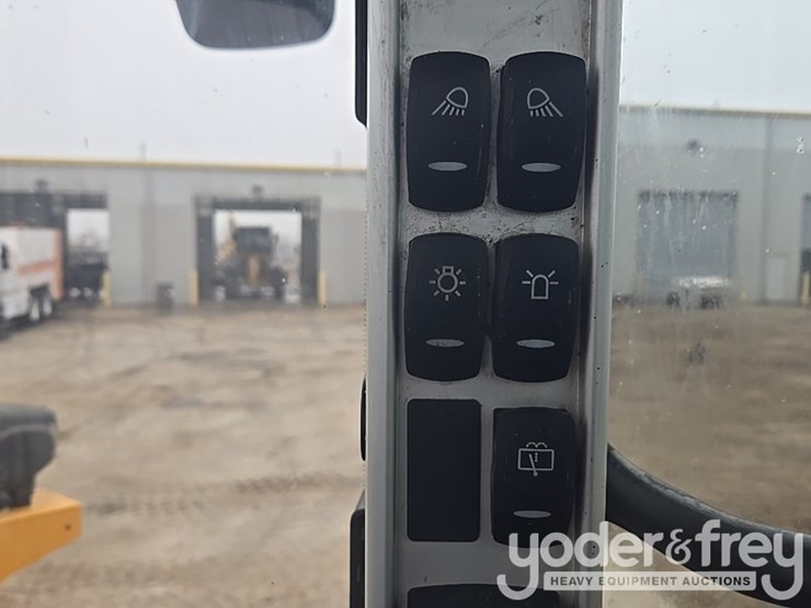 2017-volvo-l110h-image-76