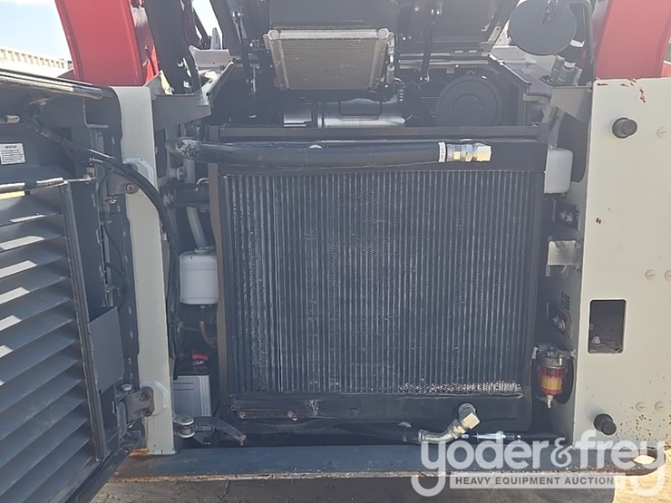 2023-takeuchi-tl12v2-image-48