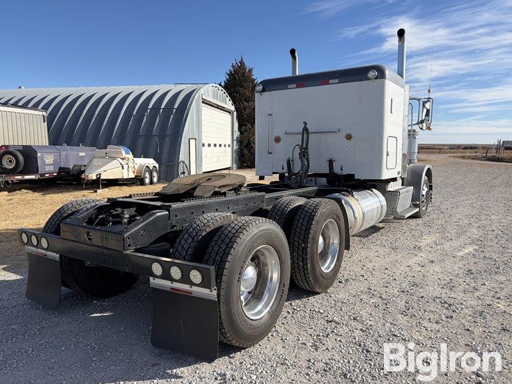 2013-peterbilt-388-image-5