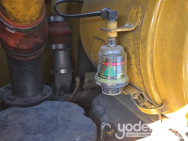 2005-caterpillar-140h-vhp-plus-image-85