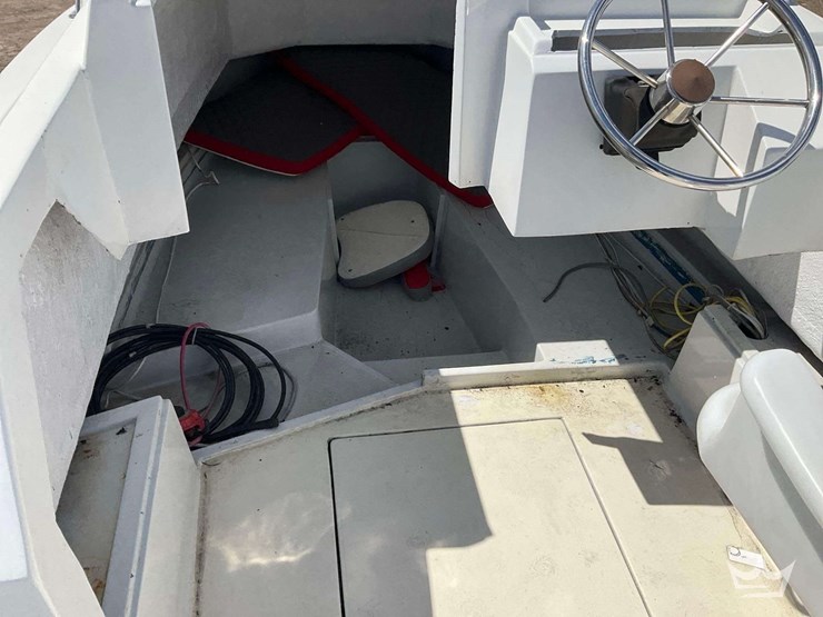 1988-23ft-stealth-craft-boat-w-22ft-boat-trailer-image-17