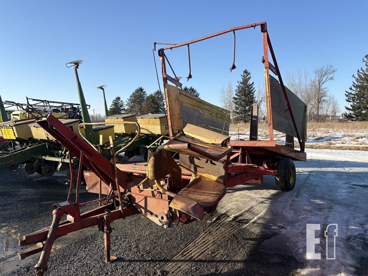 new-holland-1010-image-1