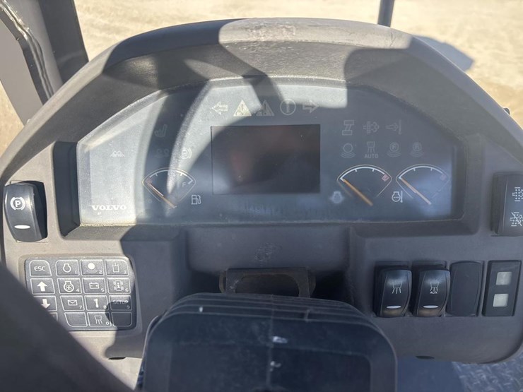 2013-volvo-dd110b-image-43
