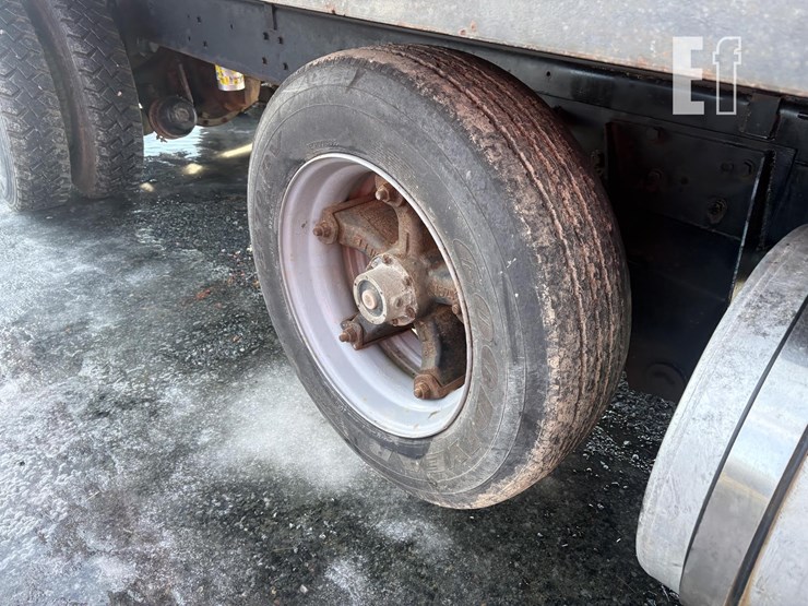 1984-ford-l8000-image-8