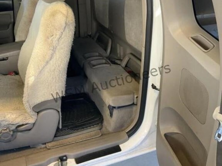 2005-toyota-tacoma-image-24