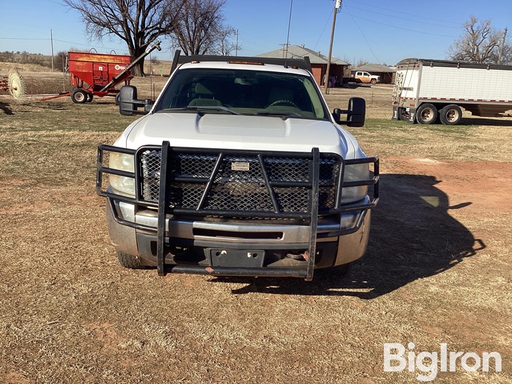 2008-chevrolet-silverado-3500-image-2