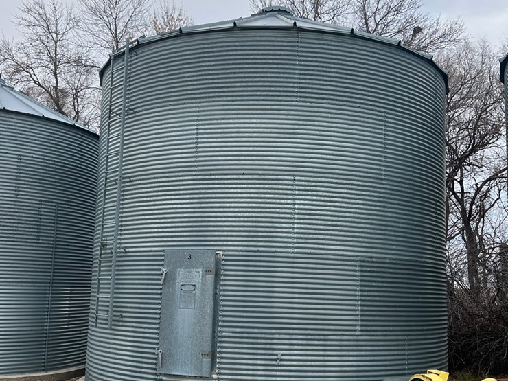 lot-25.-5,000-bu.-grain-bin-to-be-moved,-bin-fan-included,-motor-needs-some-work,-single-phase-(bin-3)-image-1