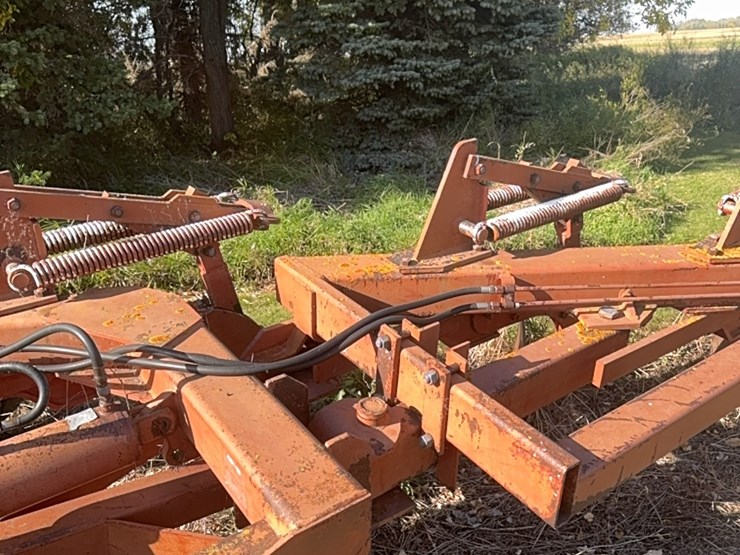 ￼wilrich-eight-bottom-auto-reset-plow,-been-parked-for-a-while,-good-working-unit-when-last-used.-image-11