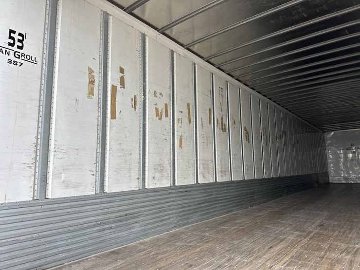 2015-utility-53'-image-22