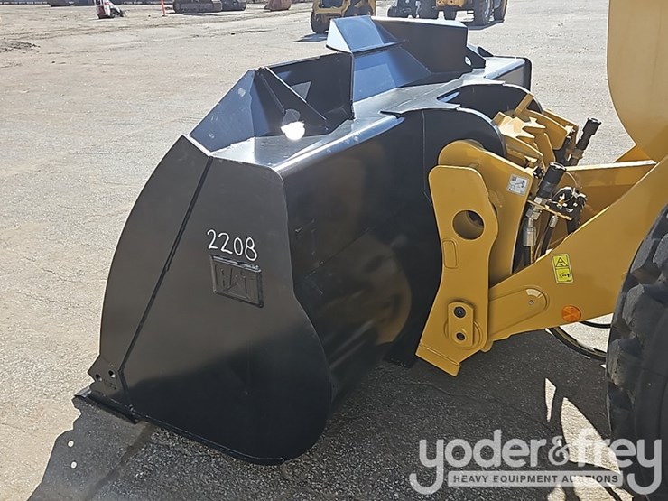 2026-caterpillar-930-image-9