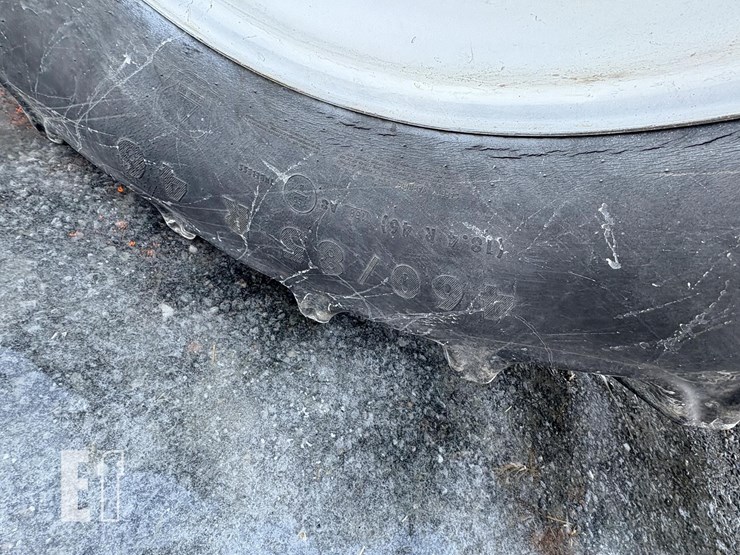 1995-ford-8670-image-15