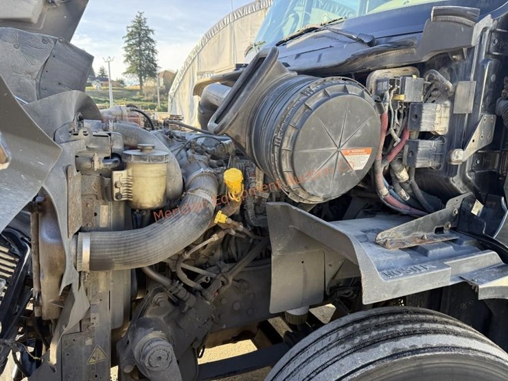 2017-international-prostar-image-14