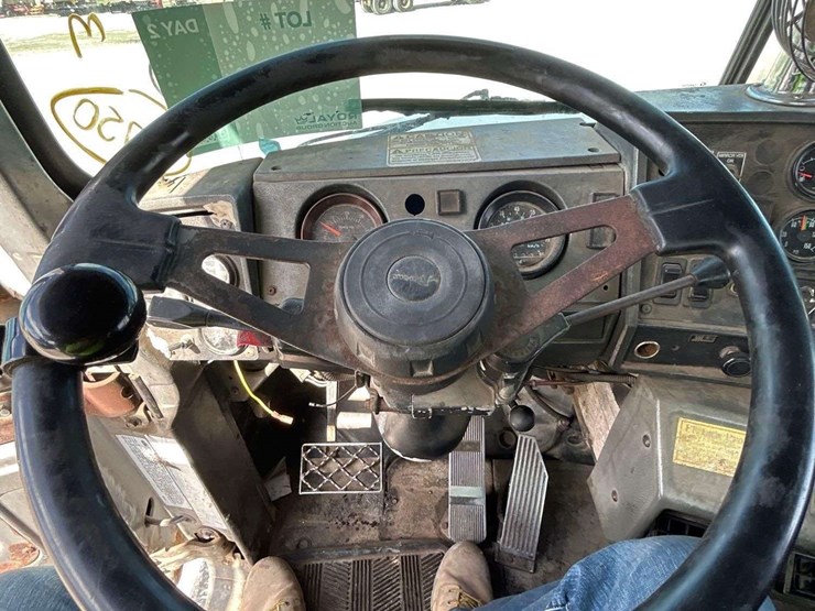 2001-mack-rd688s-image-12