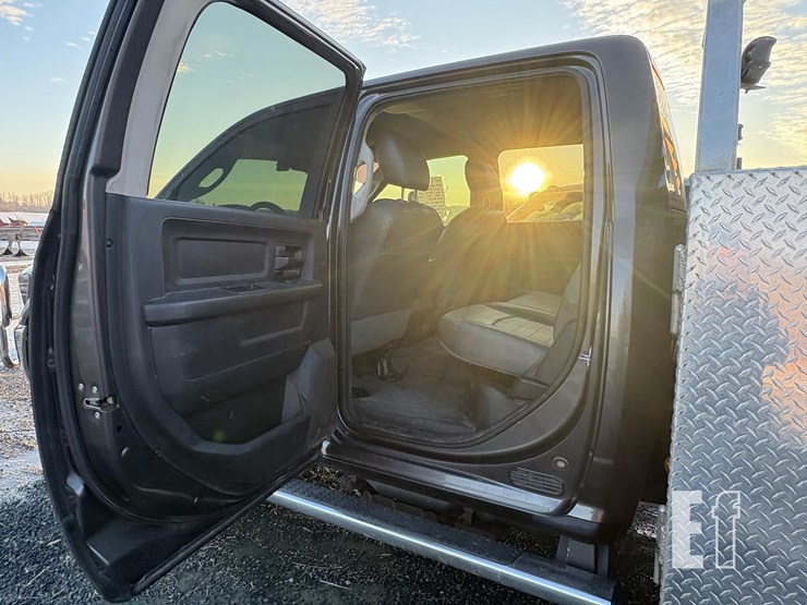 2017-dodge-ram-3500hd-image-17