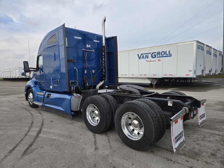 2022-kenworth-t680-image-3