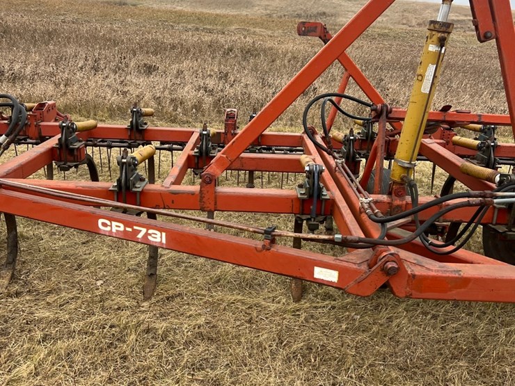 lot-49.-1981-33’-morris-magnum-model-cp-731-chisel-plow-w/3-bar-harrows,-well-maintained-unit,-super-clean-and-straight,-check-photos-image-14