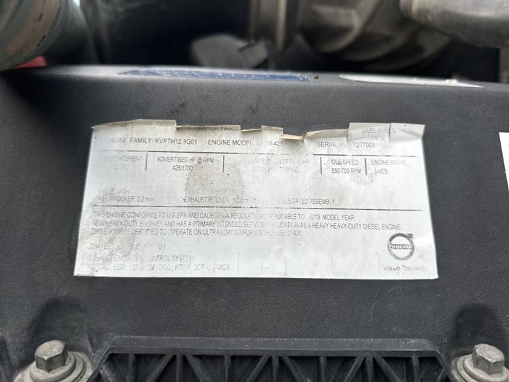 2020-volvo-10-image-29