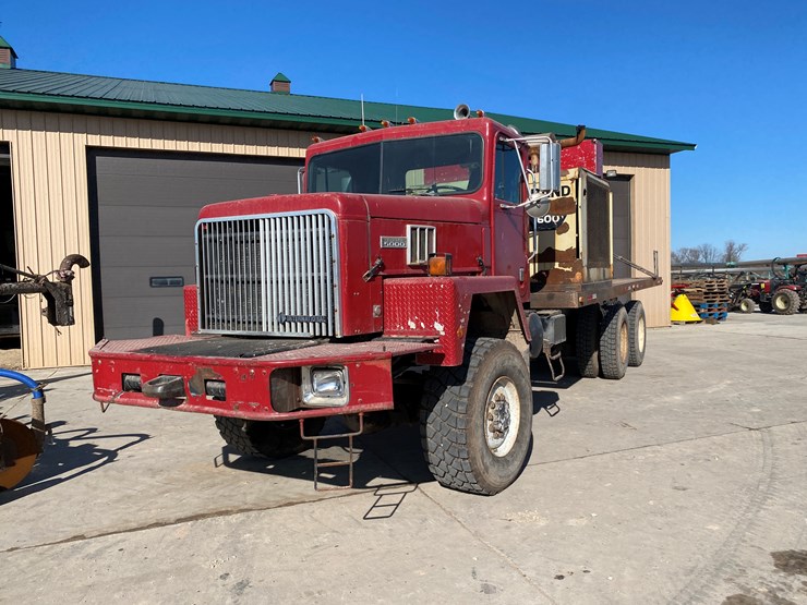 1994-international-paystar-5000-image-2