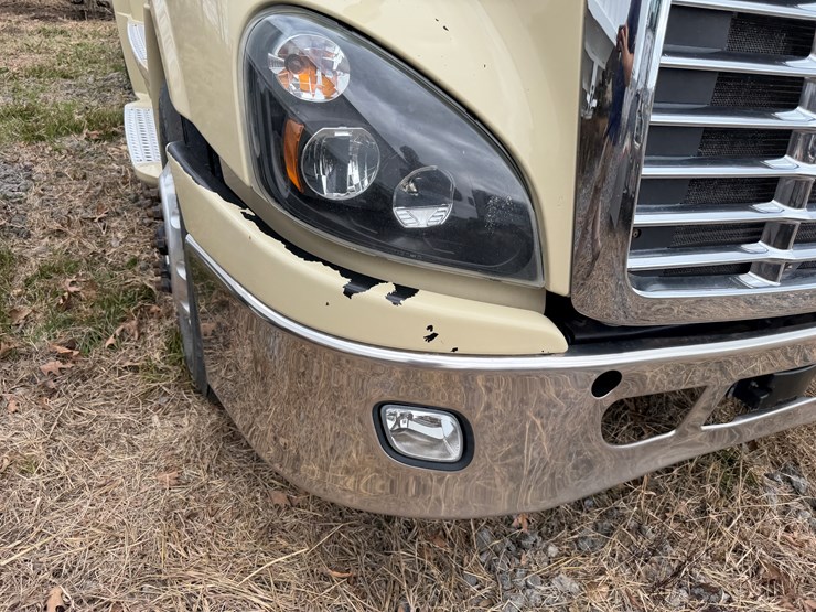 #40952-•-2016-freightliner-t/a-daycab-truck-tractor-3akjged50gshn2261-image-37