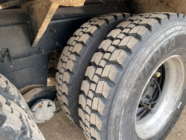 1999-mack-rd690s-image-51