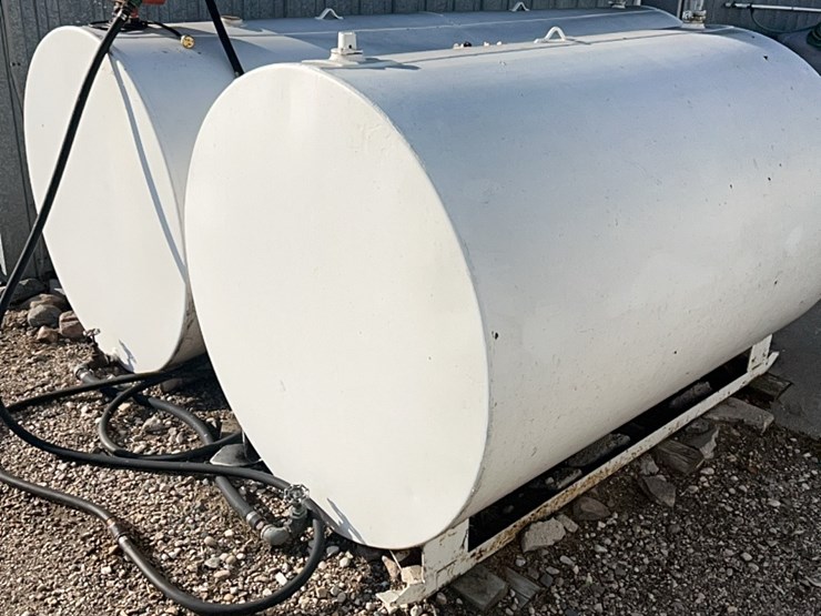 1000-gallon-fuel-tank-and-500-gallon-fuel-tank,-sell-together,-includes-pump,-used-for-diesel-image-4