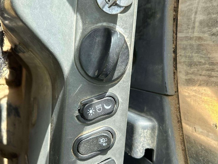 2012-komatsu-pc200-lc-8-image-19