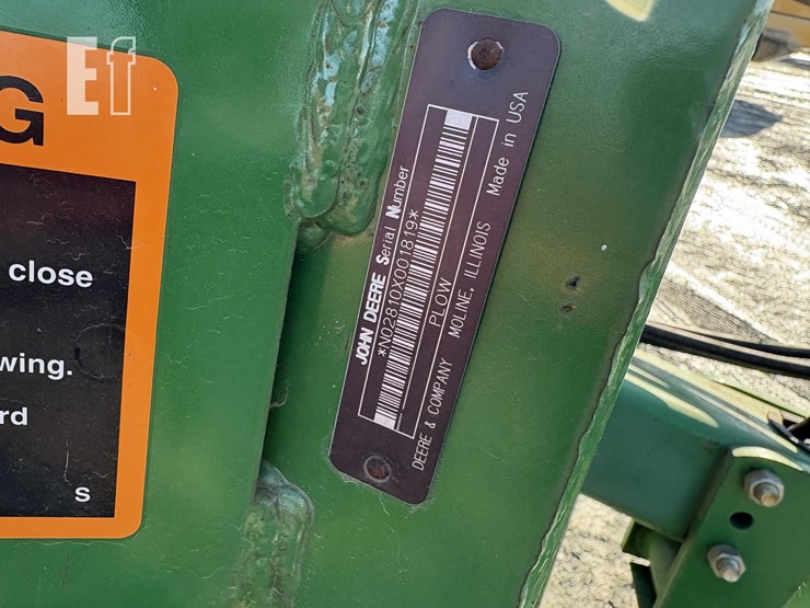 john-deere-2810-image-10