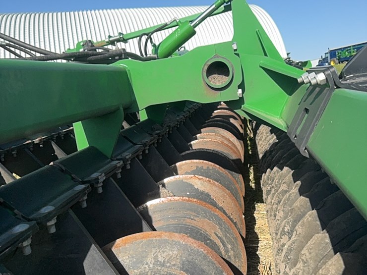 2023-john-deere-h-image-71