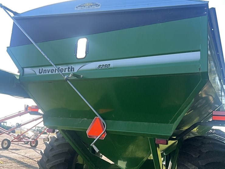 2006-unverferth-8250-image-22